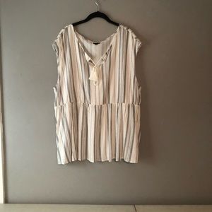 Torrid Black White Striped Short Sleeve Open neck with a tie Size 2/XL.